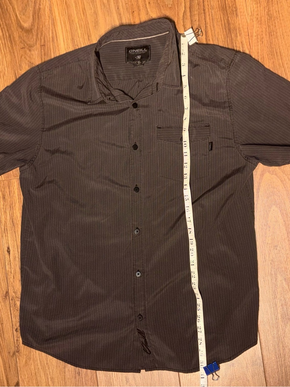 O'Neill surf Men's Short-Sleeve Button-Down Shirt in Black with white Pinstripes